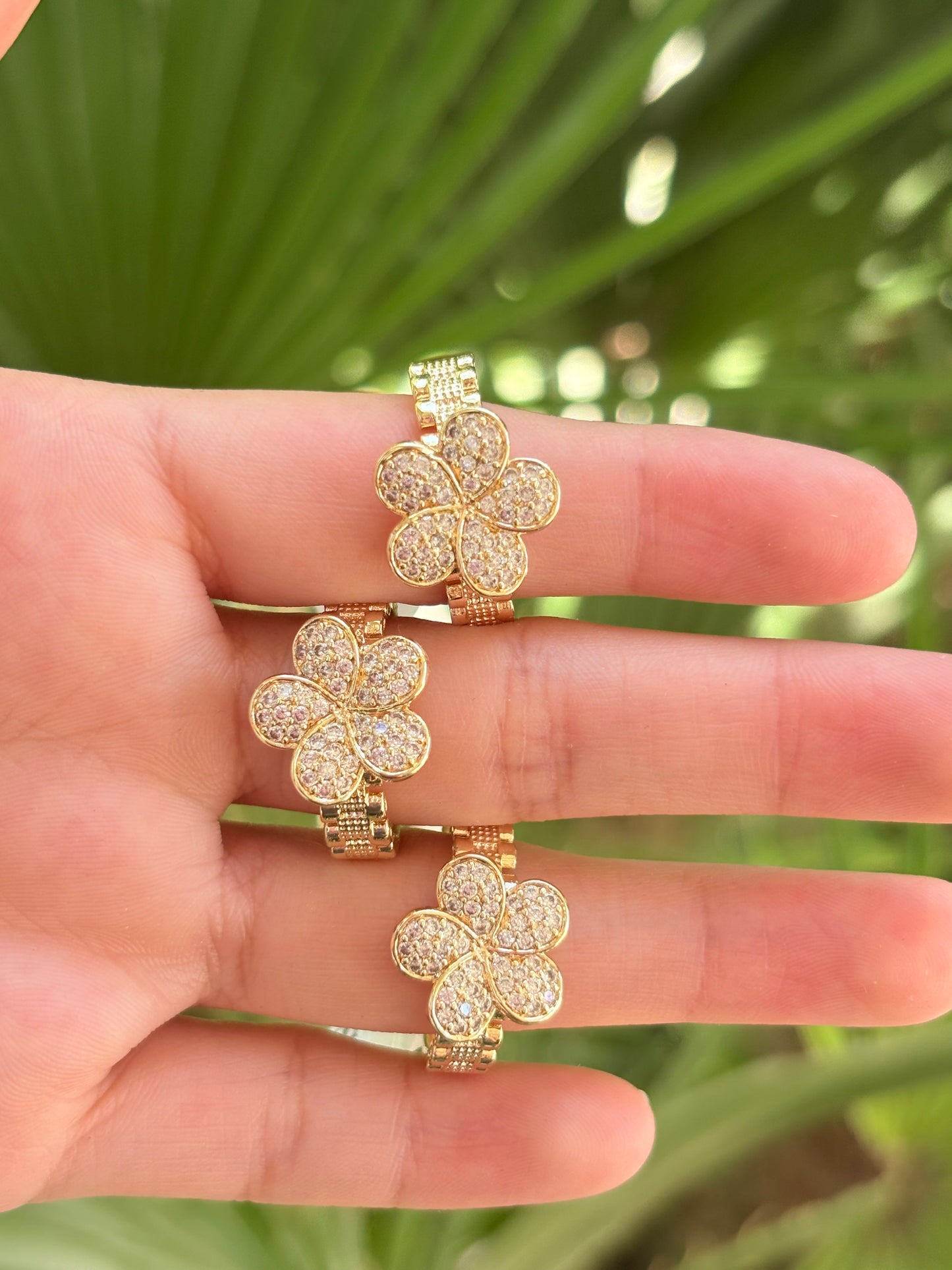 White Flower ring 1pc