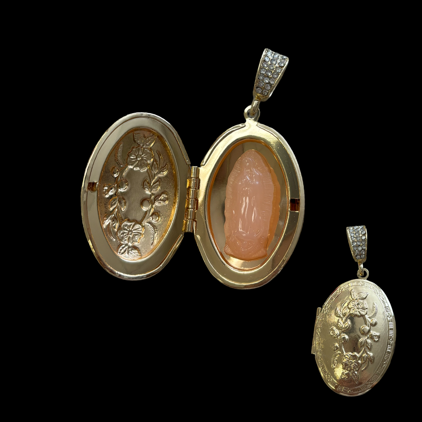 A-15 relicario V pendant