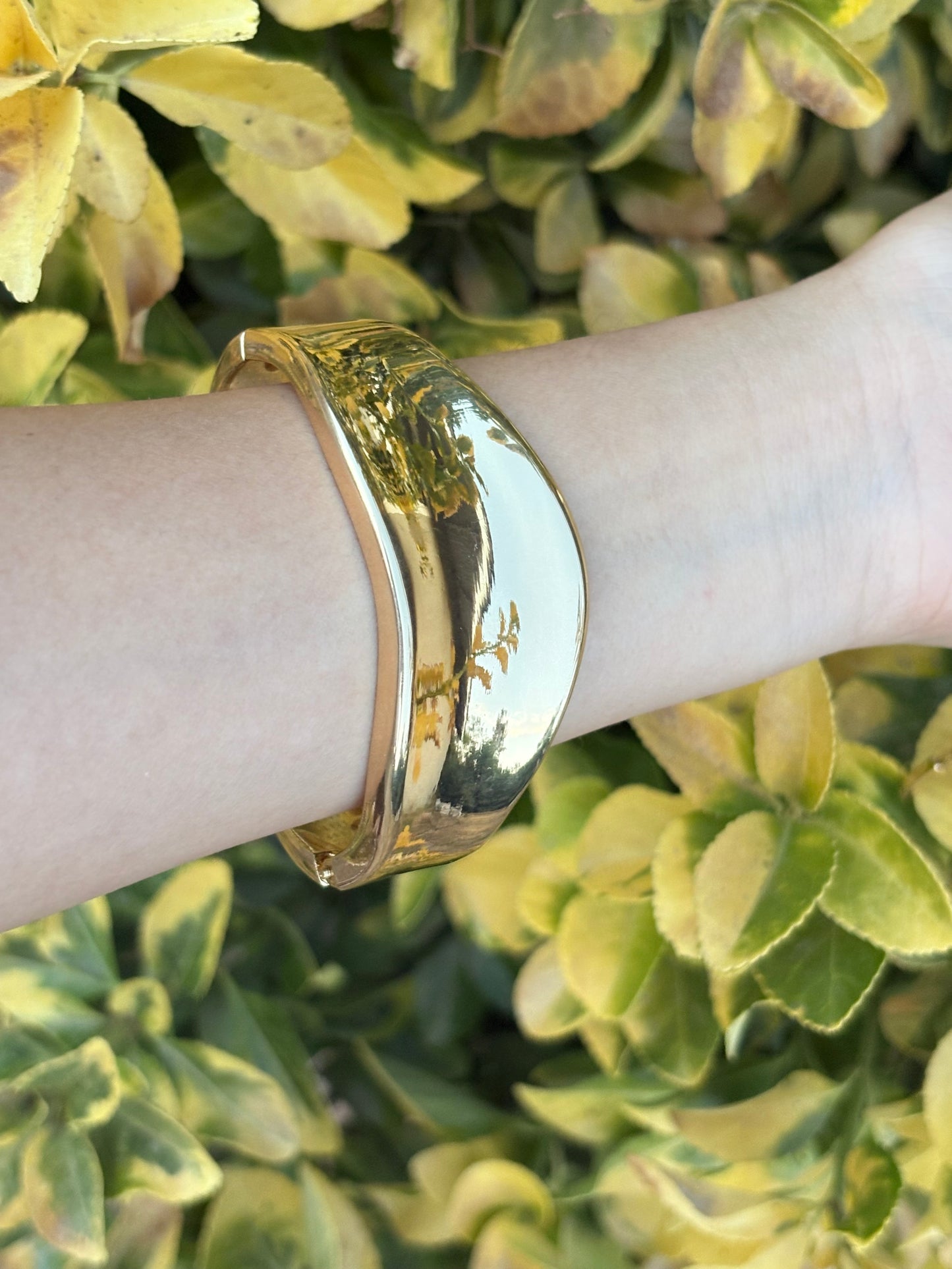 Bangle bracelet
