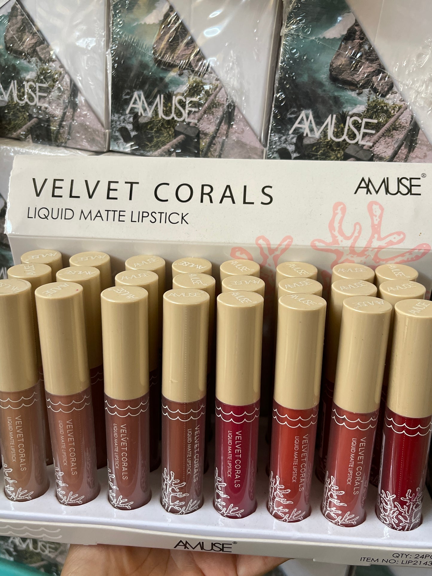 Lip amuse
