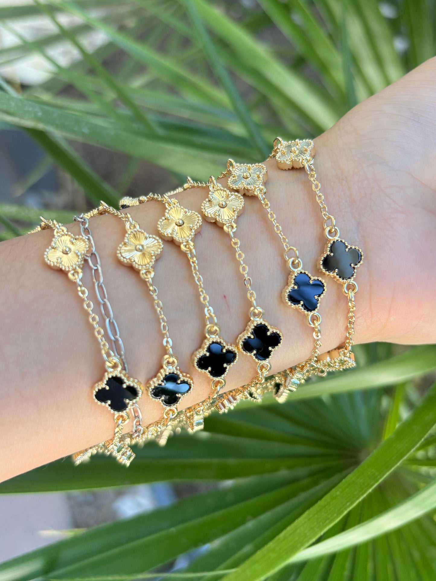 Gold & blk clover bracelet 6pcs