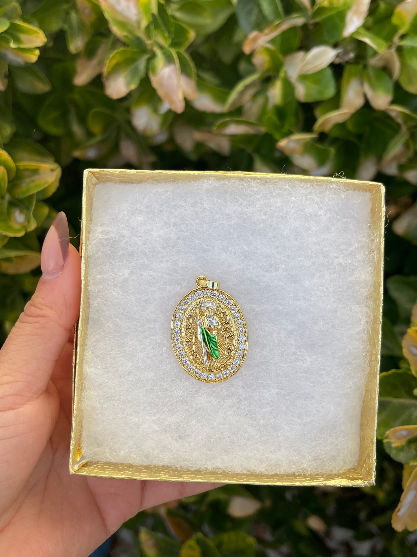 Oval pendant