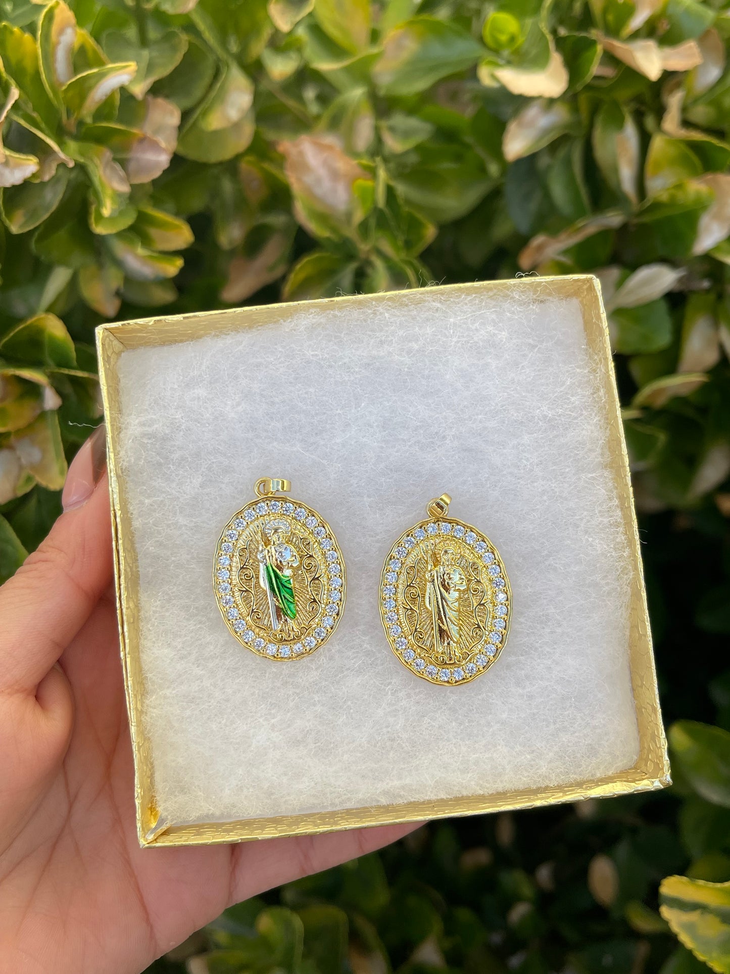 Oval pendant