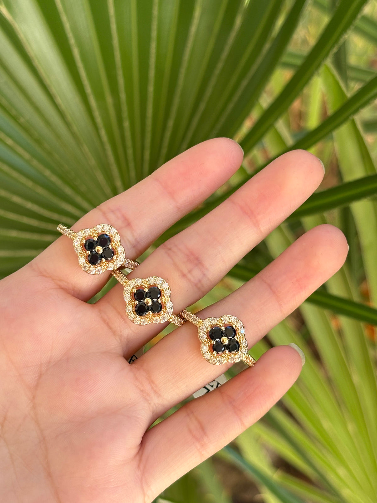 Ring Trebol blk 1pc