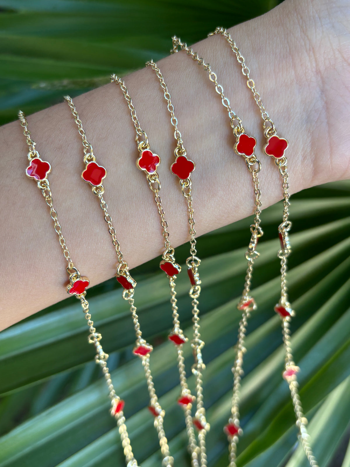 Red anklet pack clover