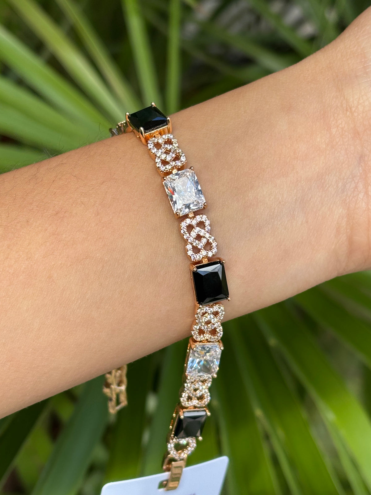 87-A Xp bracelet blk&w