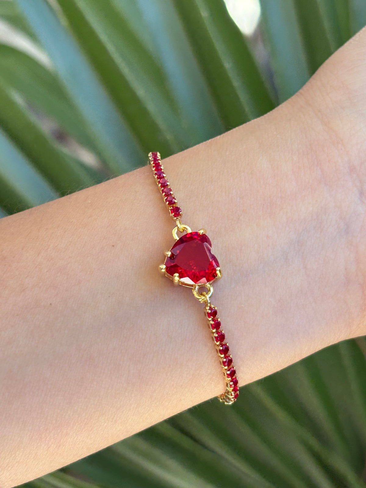 #17-B heart red bracelet adjustable