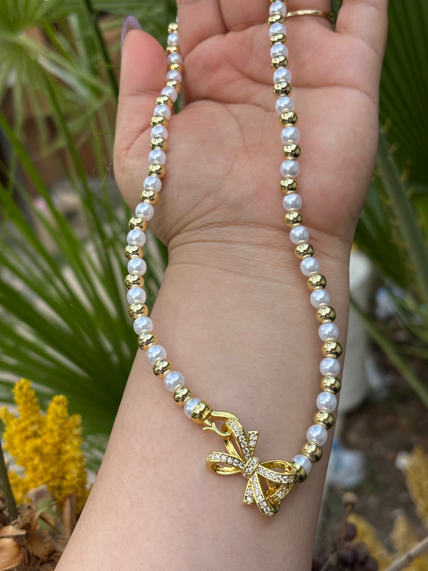 Bow Peral Chain
