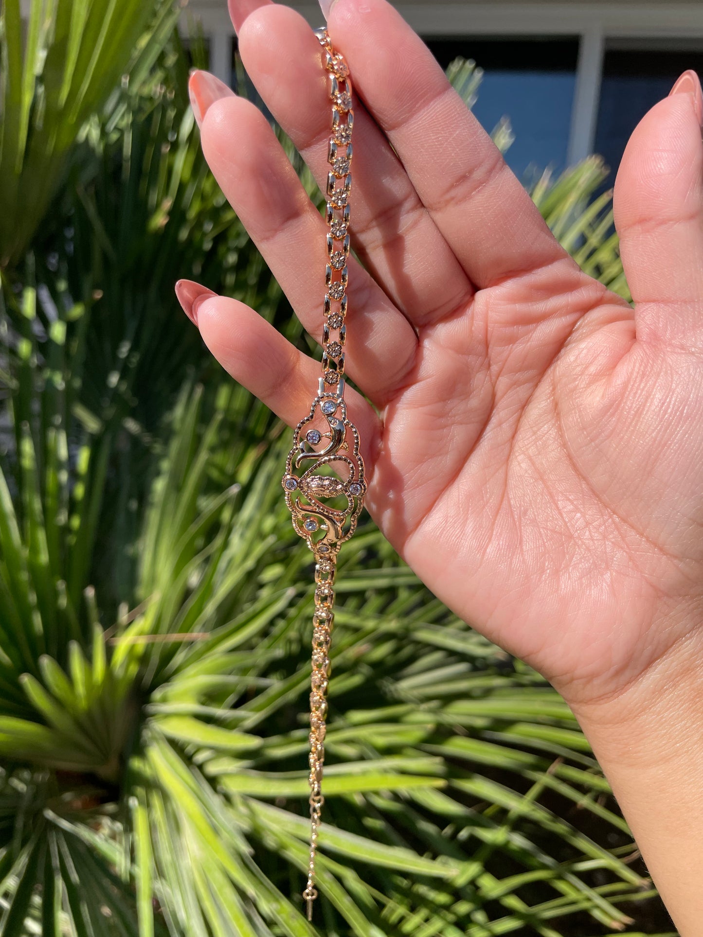 V bracelet high quality