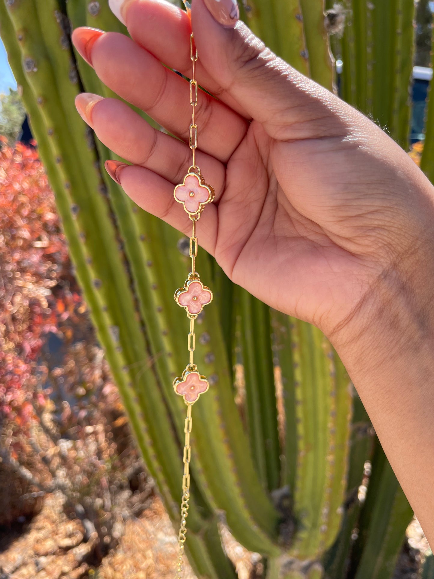 Pink trebol bracelet