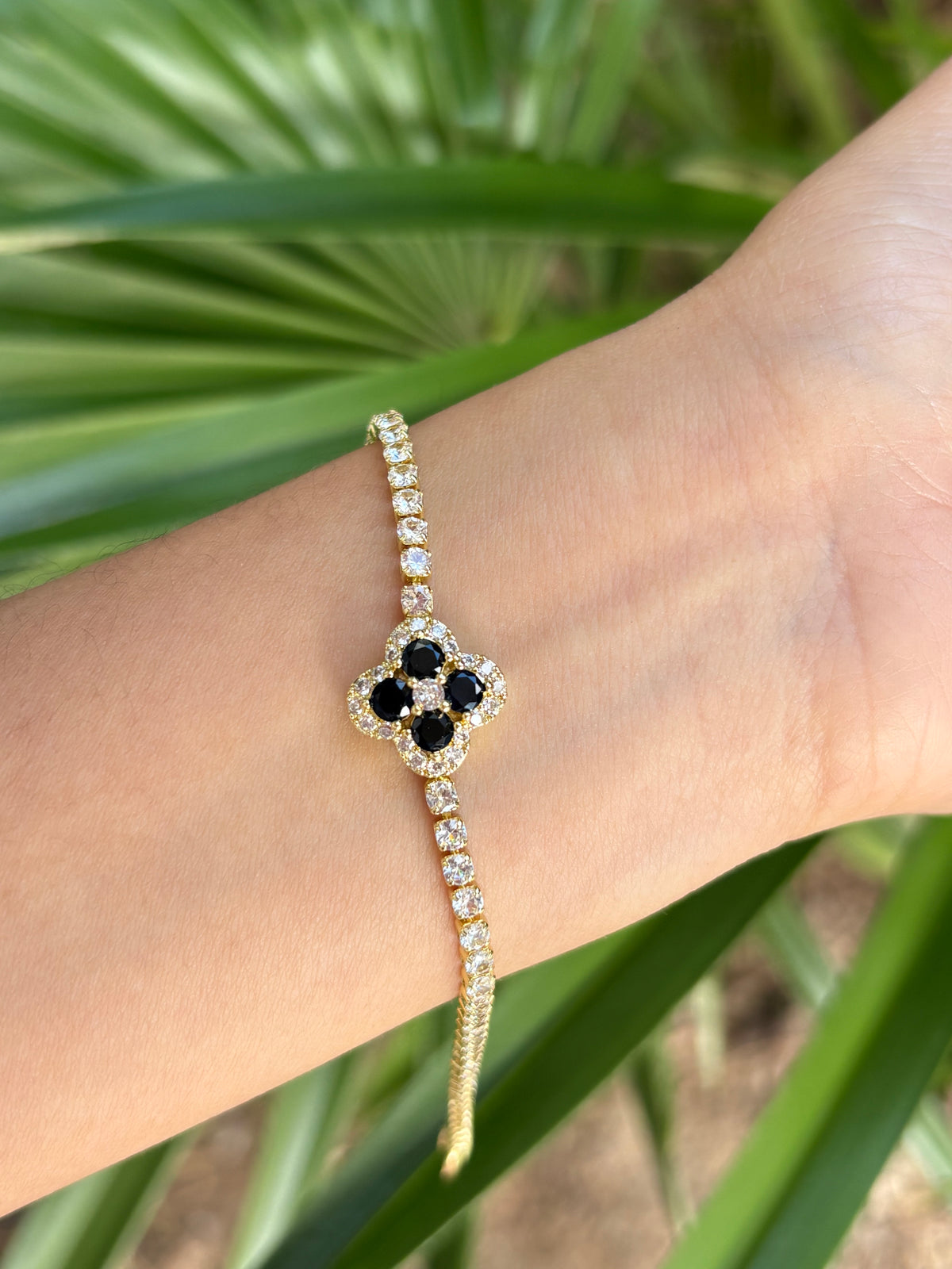 98-A Blk clover bling bracelet
