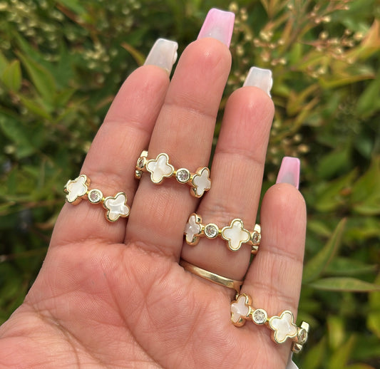 1pc White Trebol Ring