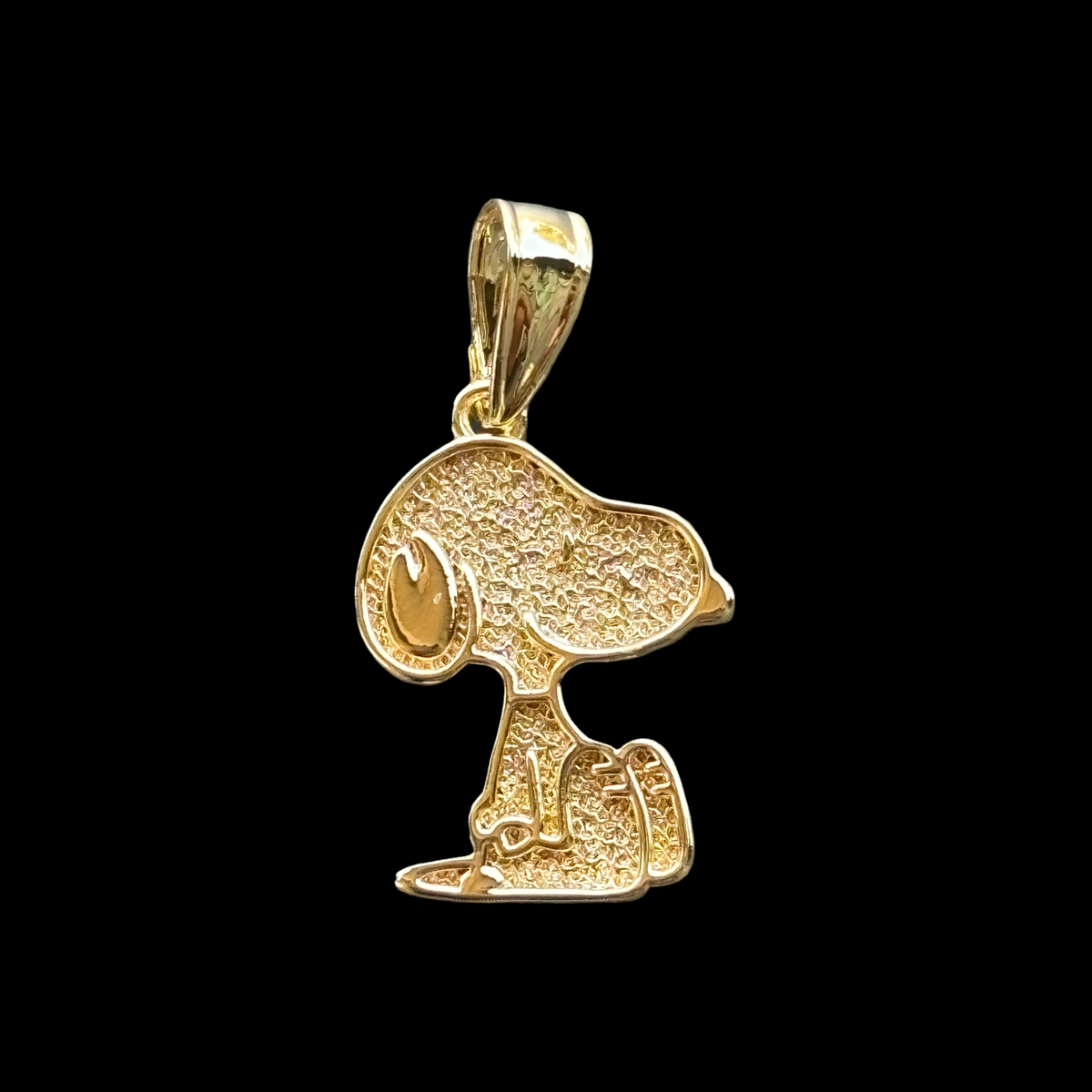 Snoopy gold pendant