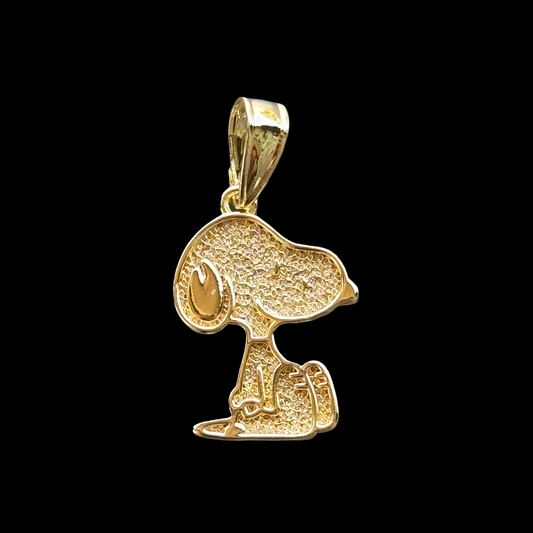 Snoopy gold pendant