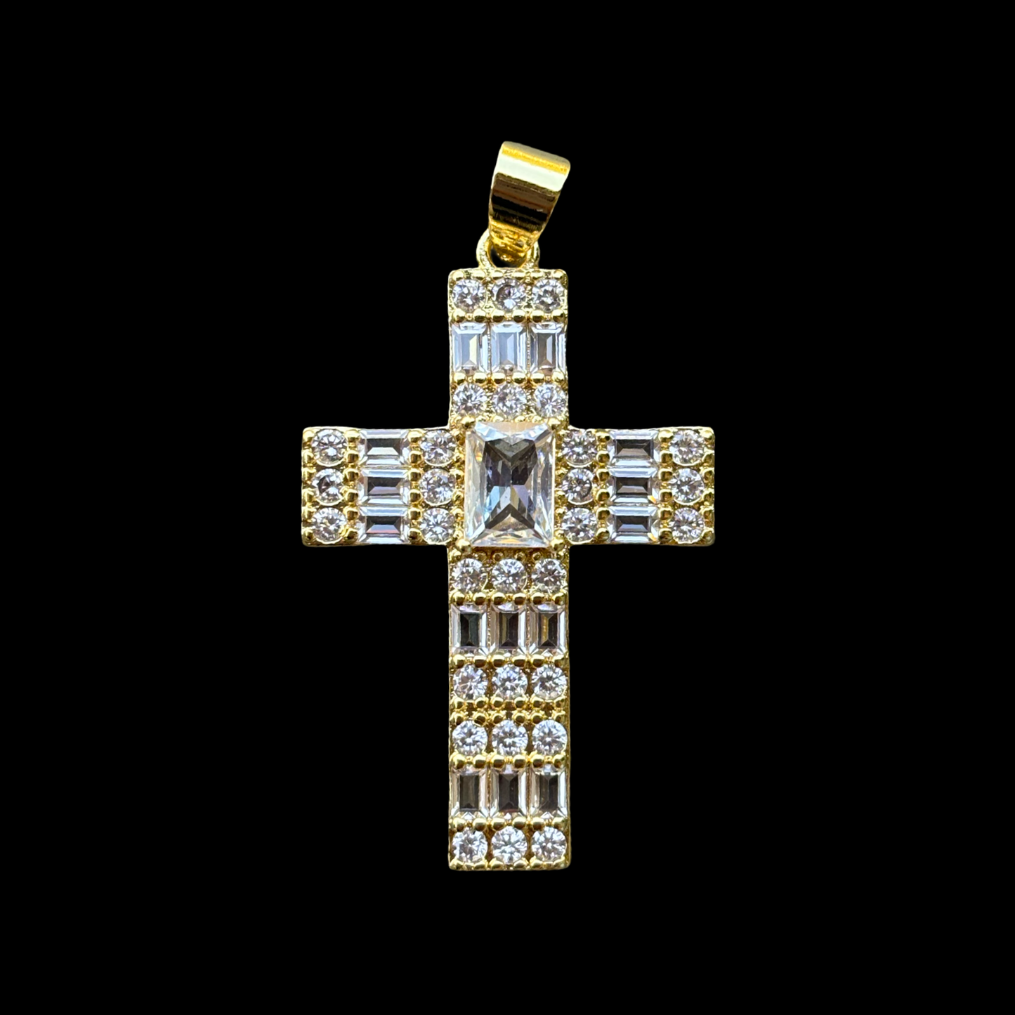 Cruz white pendant