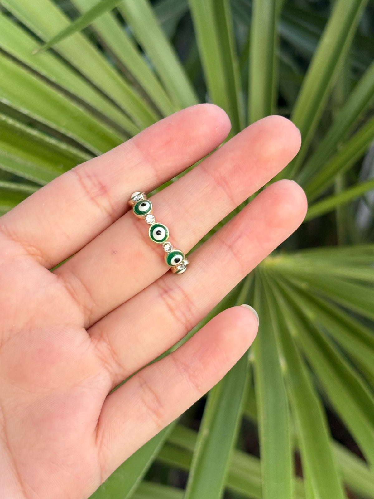 Green eye ring