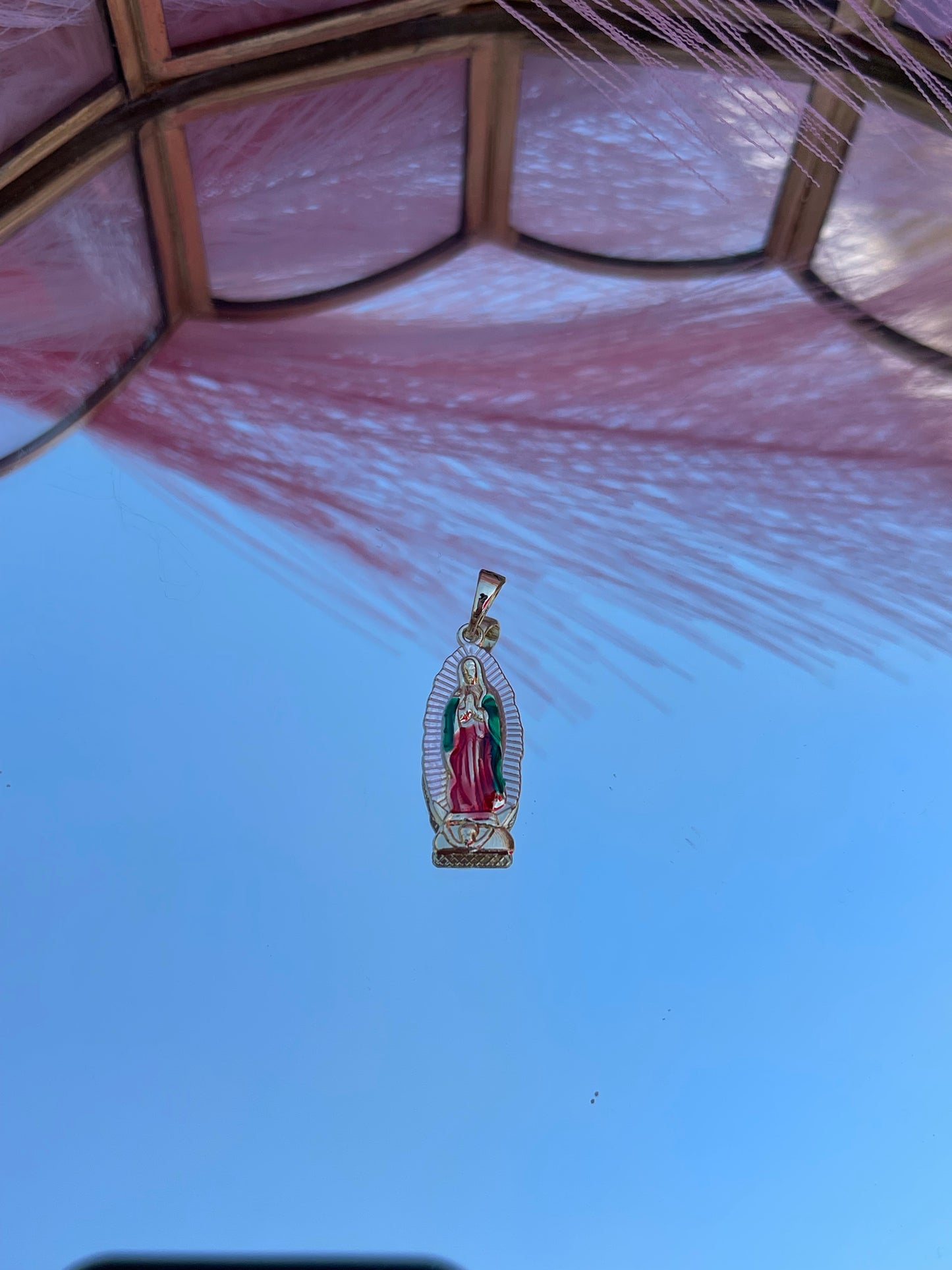 Mini virgen bulto pendant