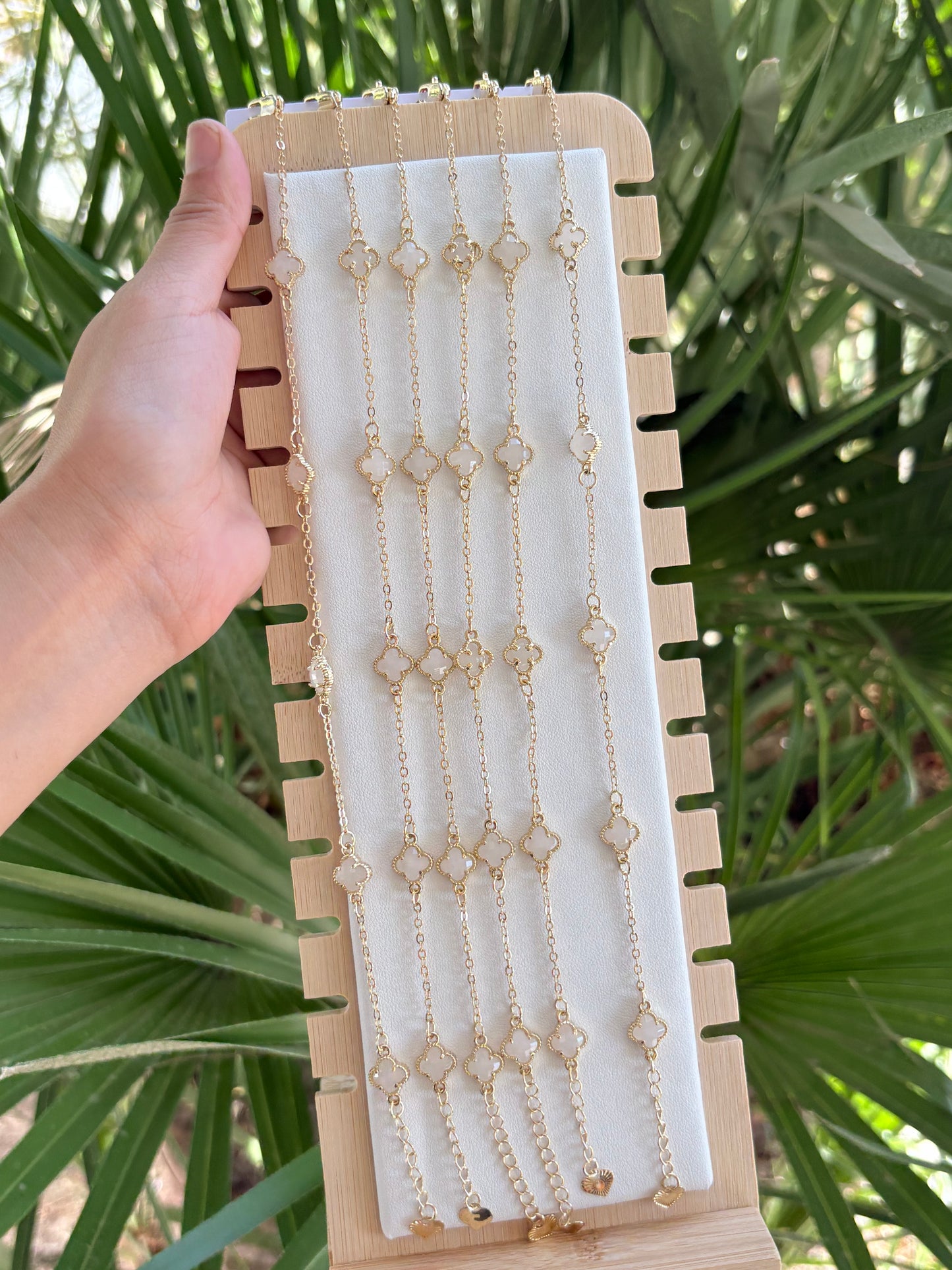 White Trebol Anklet 6pcs