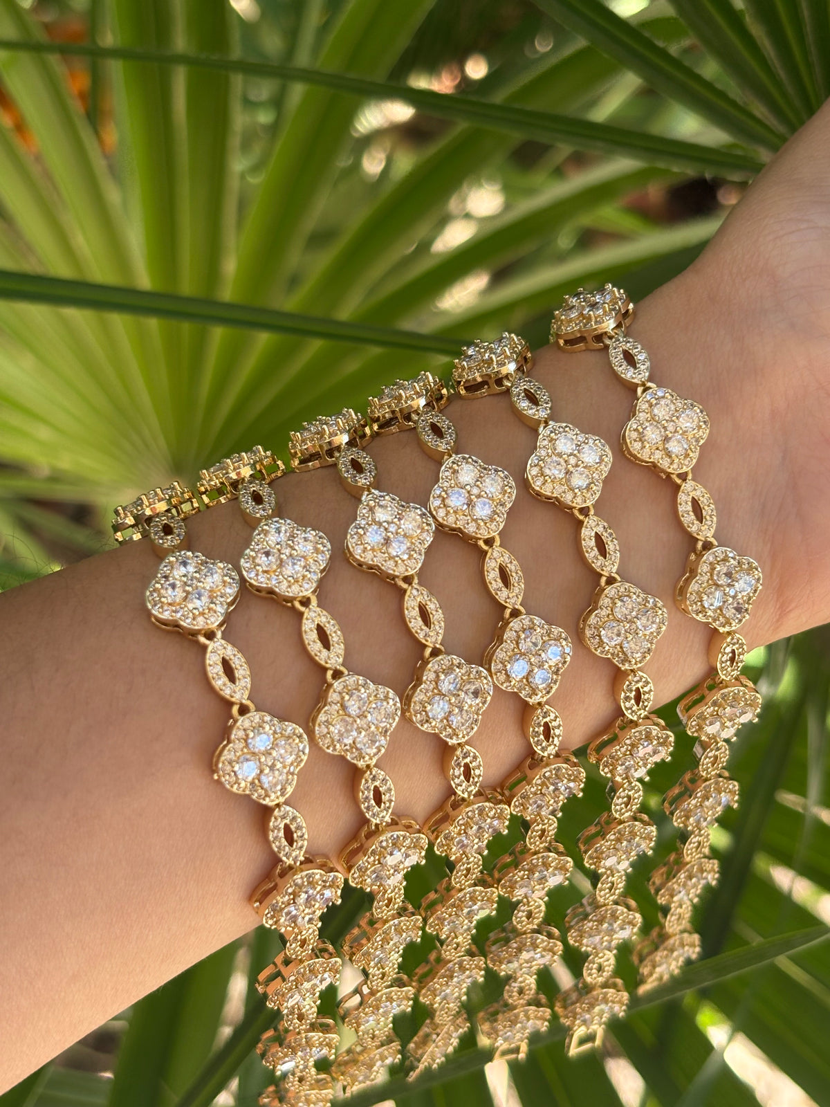 Fancy Trebol bracelet white 1pc