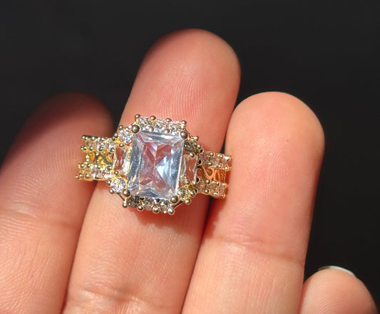 White Chunky Ajustable Ring