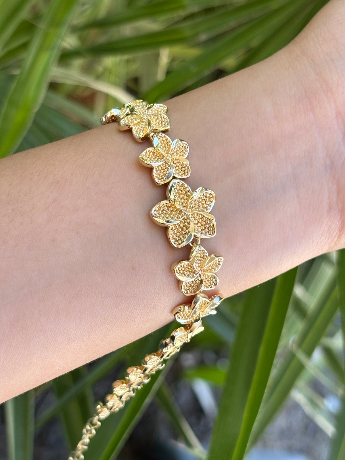 47-A bracelet hibiscus