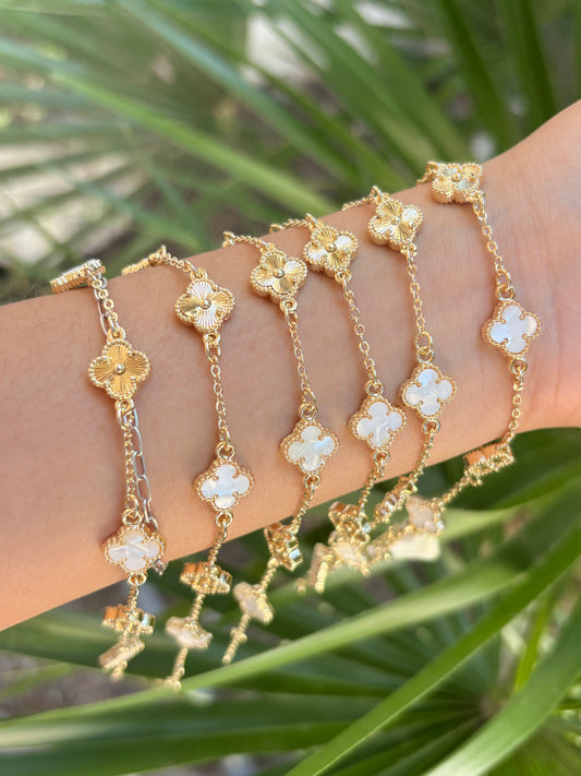 Gold & white clover bracelet 6pcs