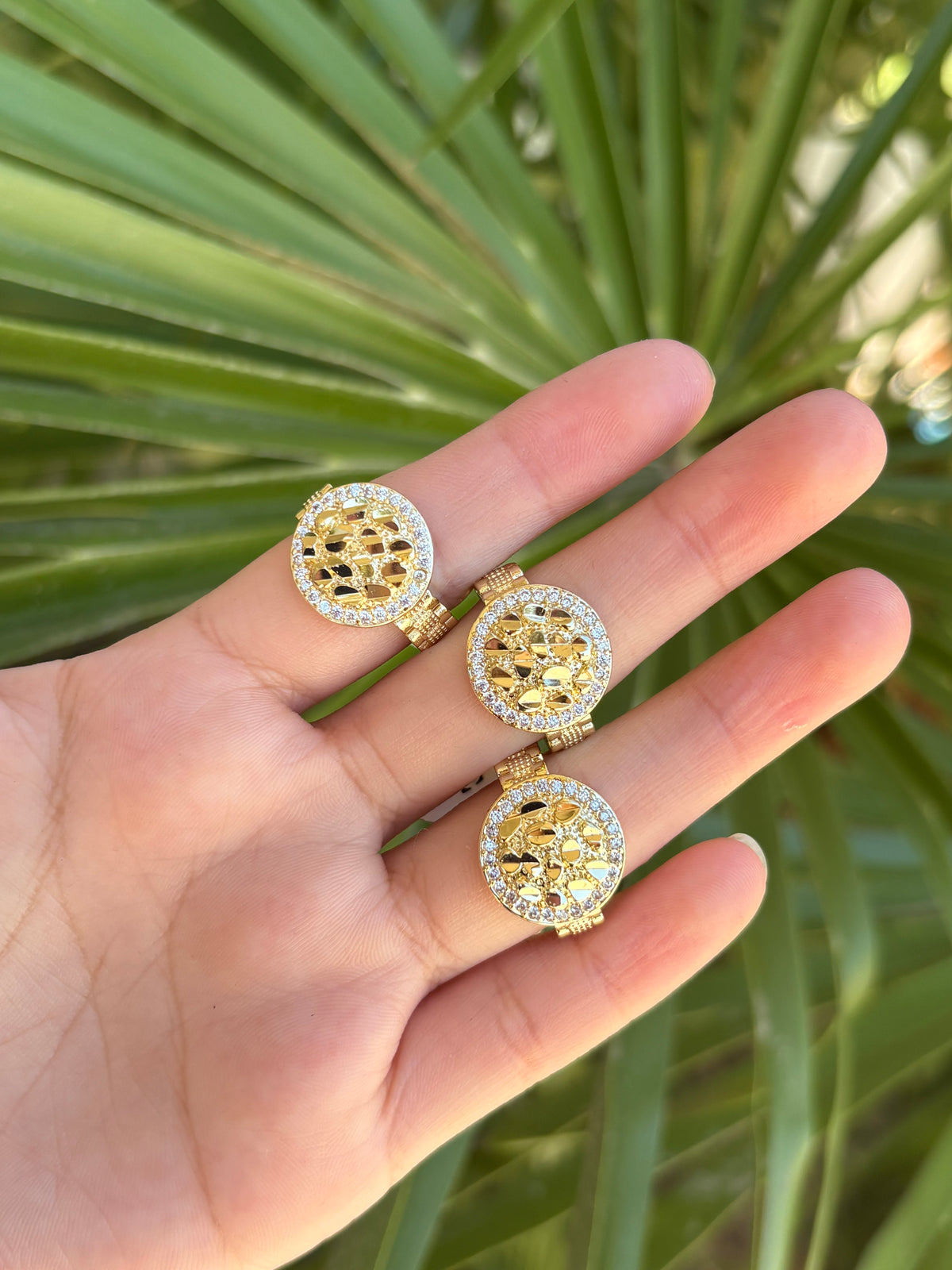Circle nugget ring