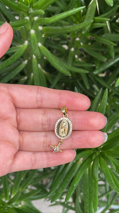 Virgen pendant