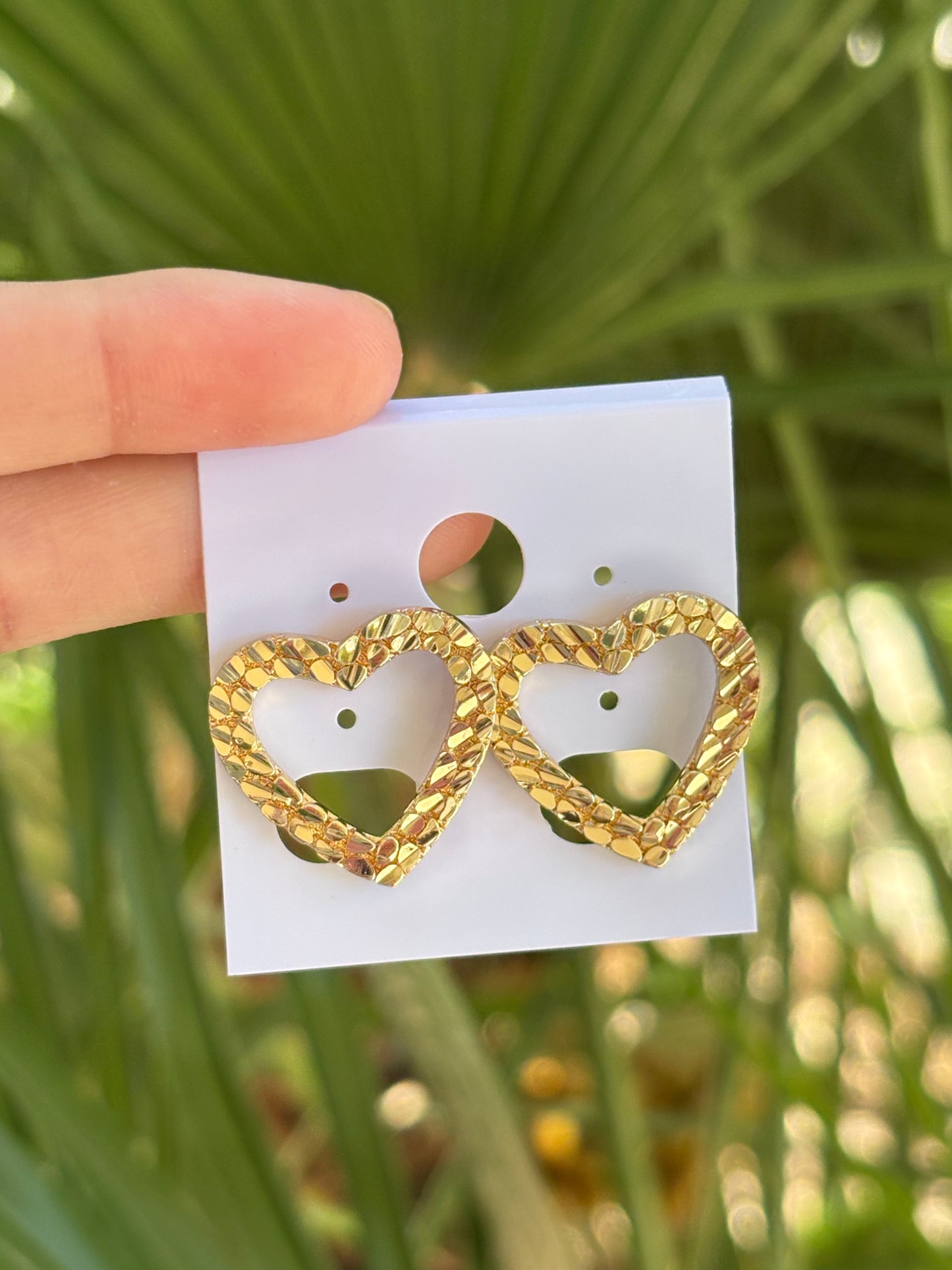 Heart nugget earring