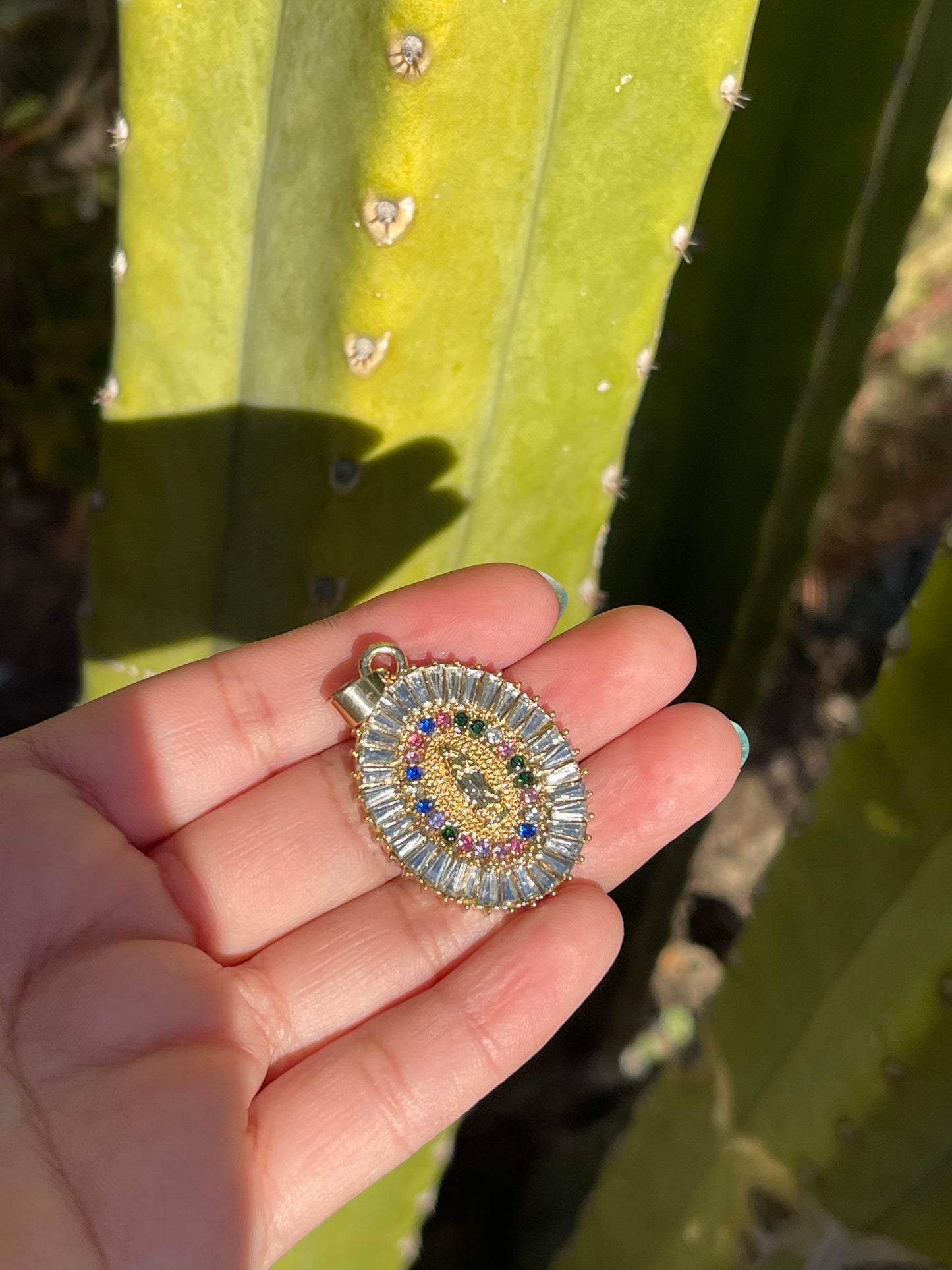 Multi Virgen pendant