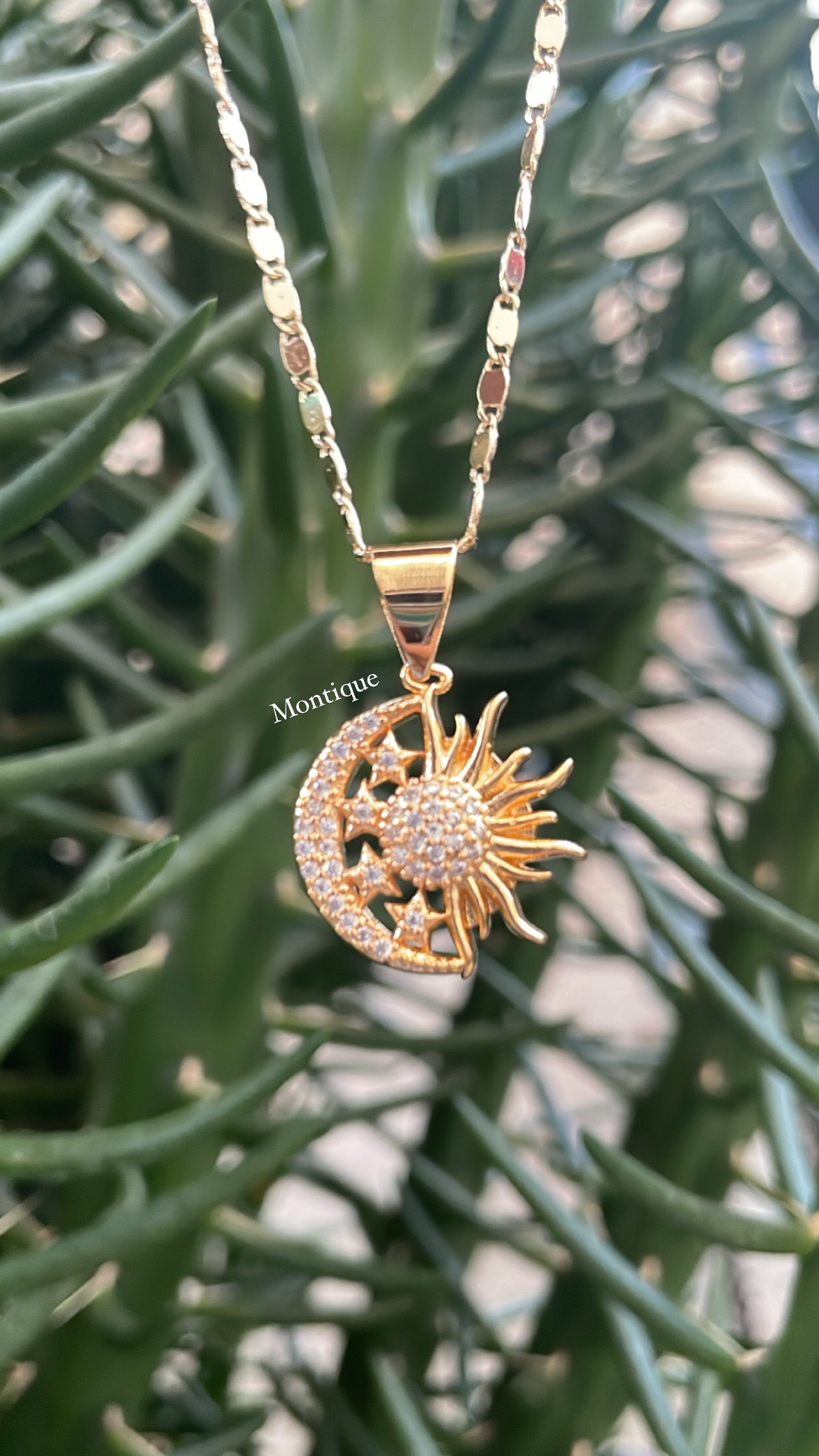 Eclipse pendant