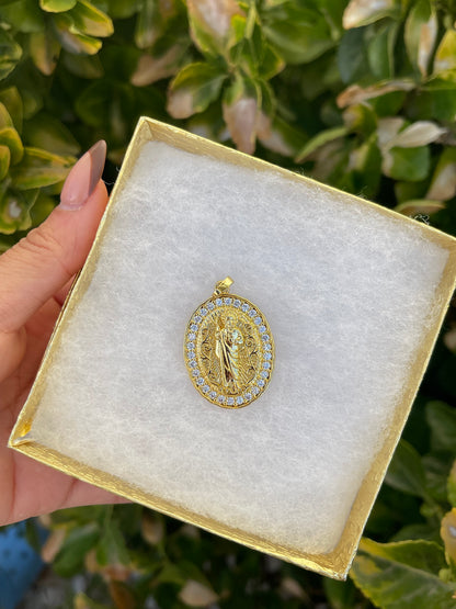Oval pendant