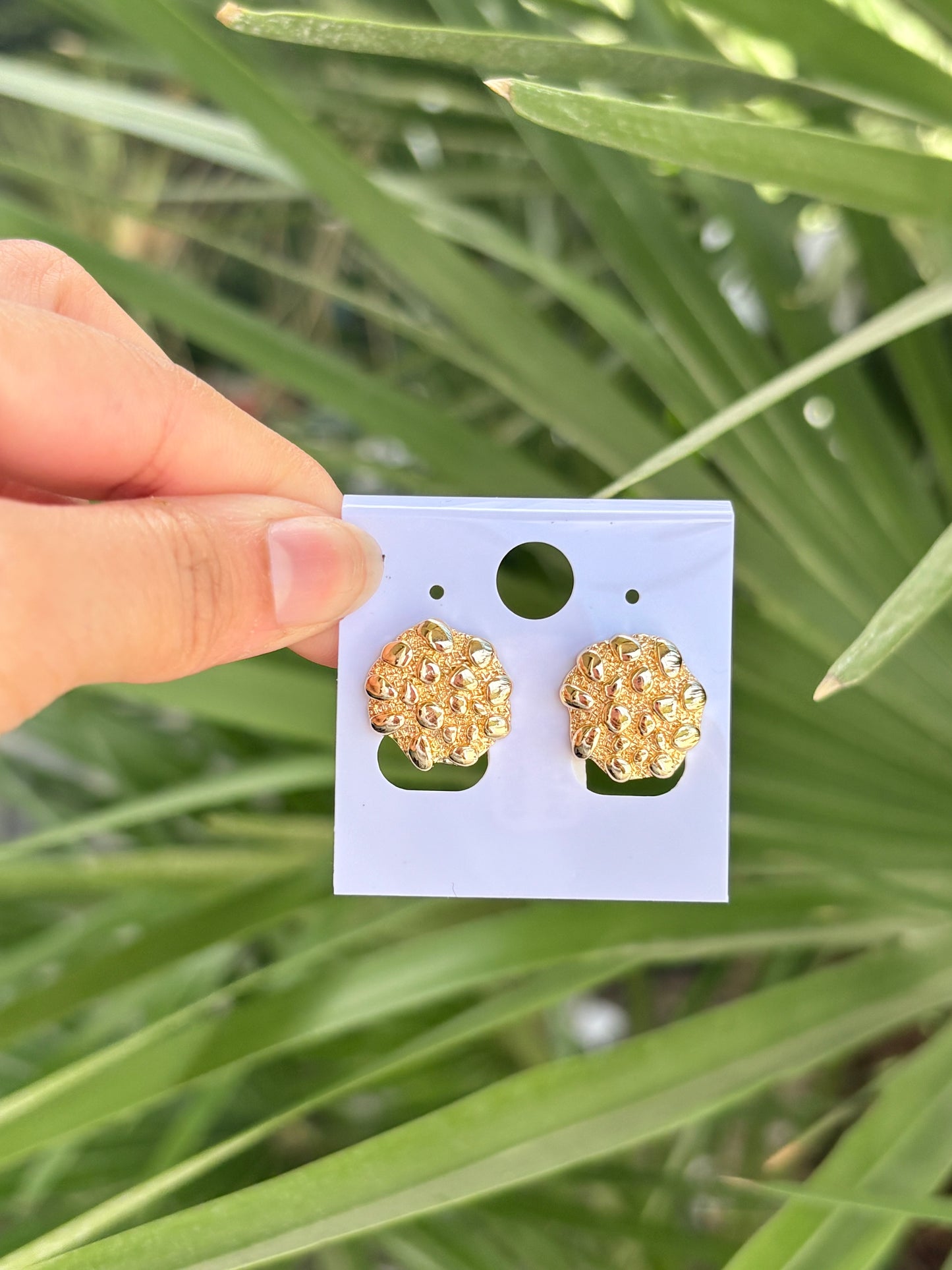 Circle nugget earring