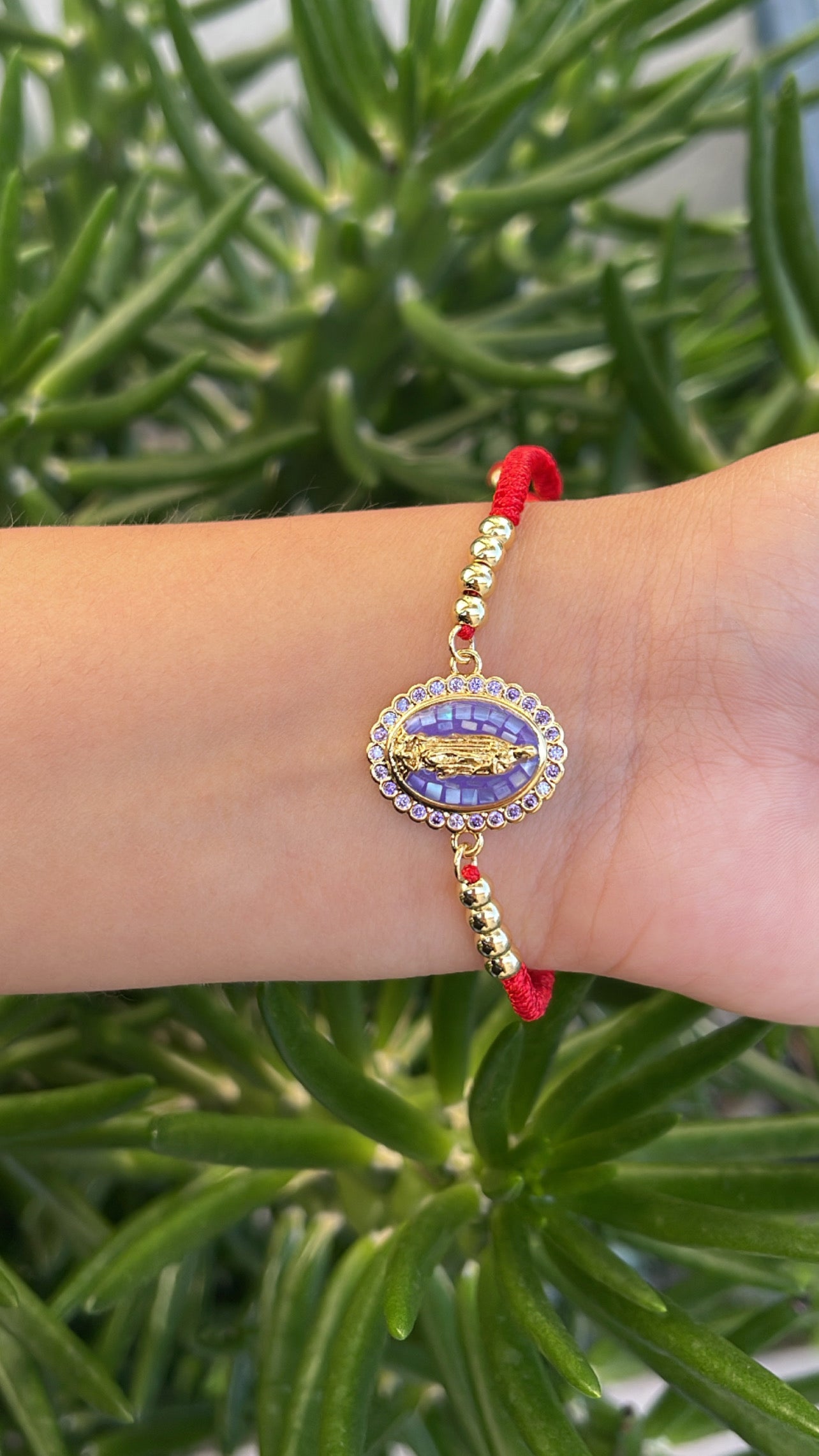 Color Virgen Red String Bracelet