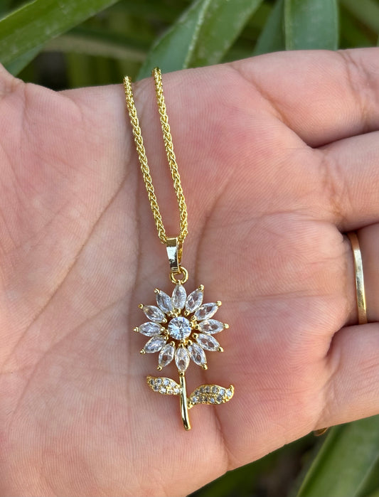 White Flower Pendant With Chain