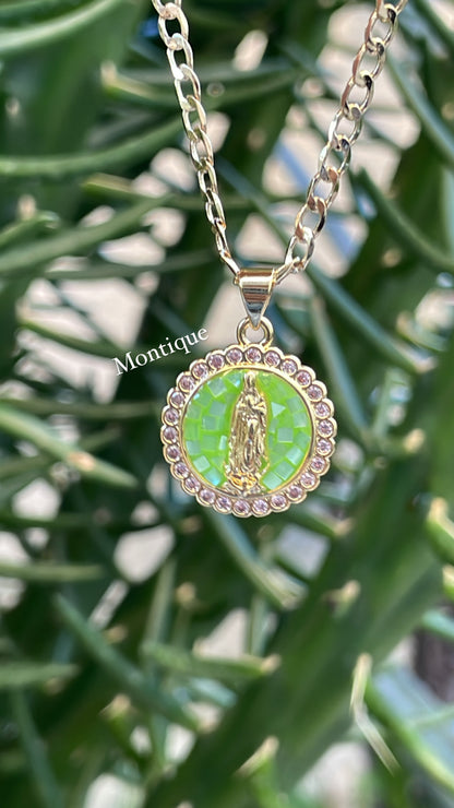 Circle color virgen pendant