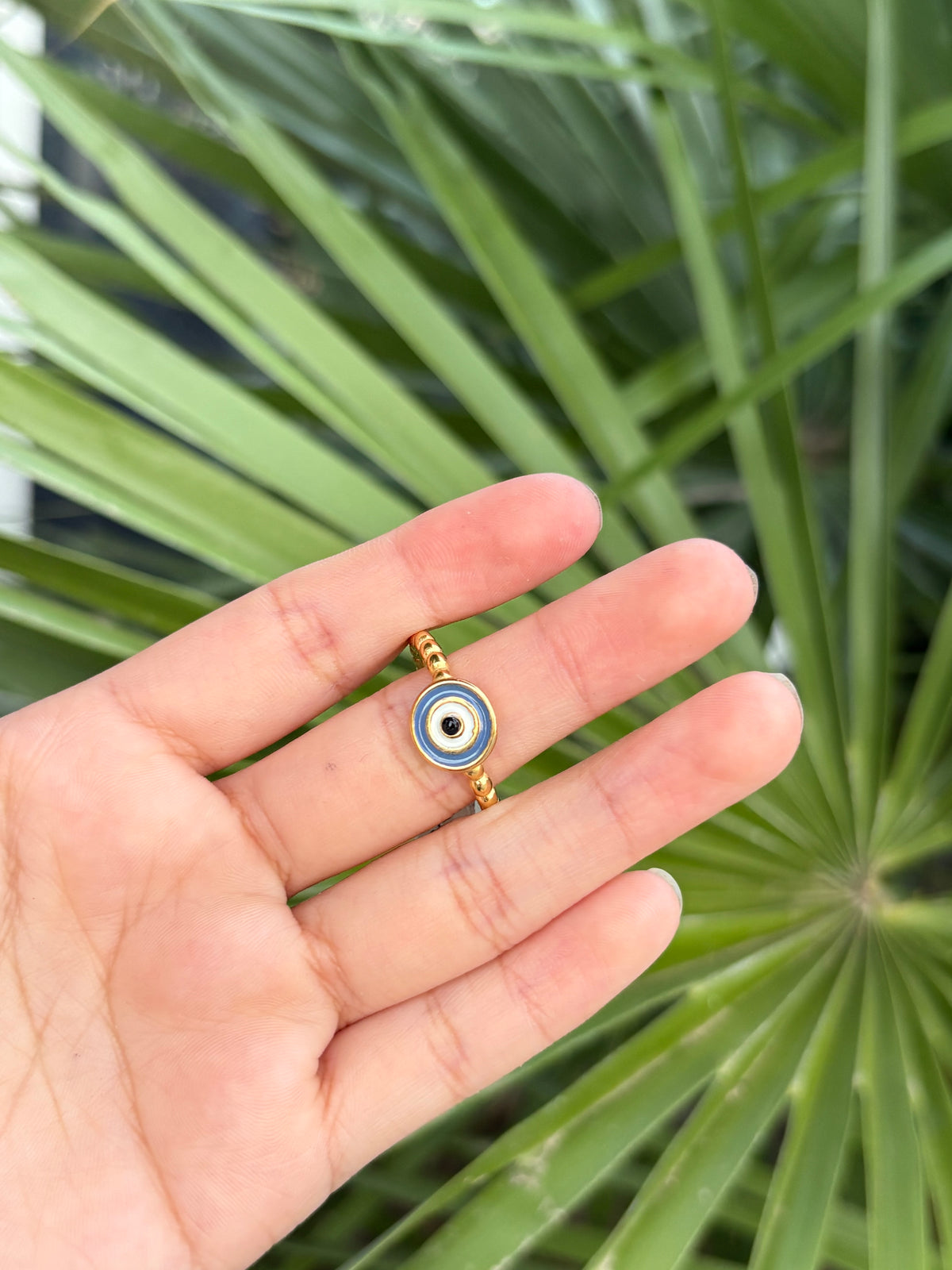 Ring eye