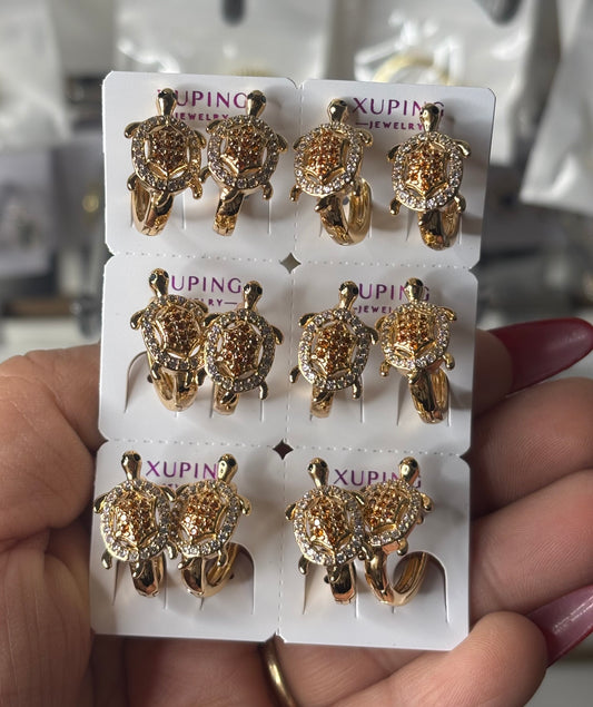 Huggies Earring #2388