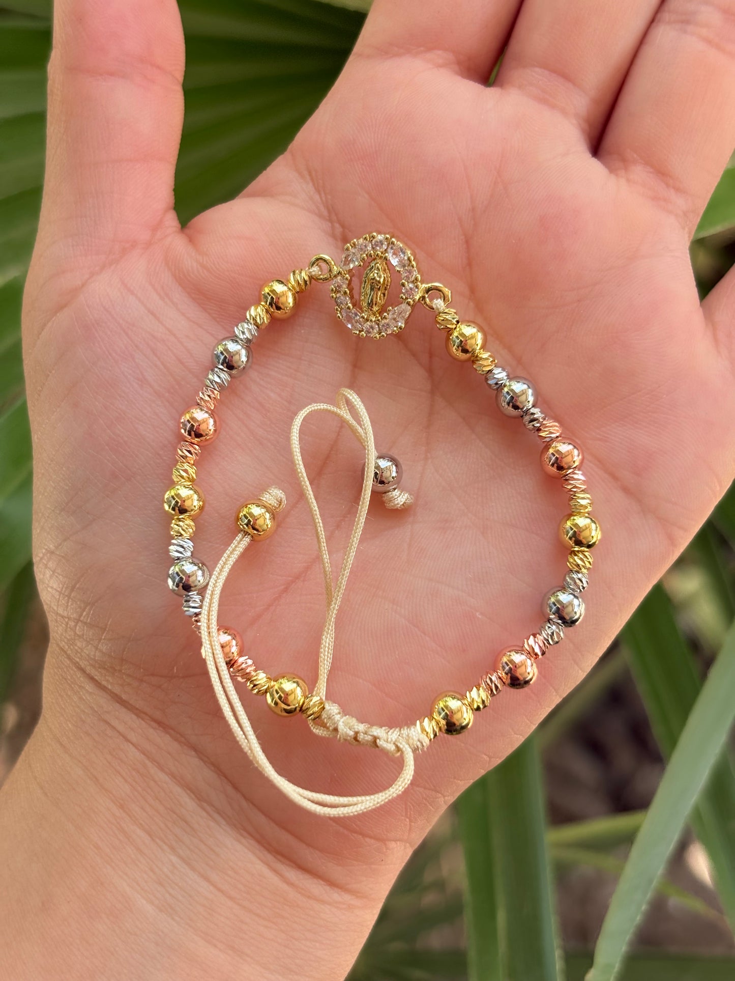 Ajustable hilo V bracelet