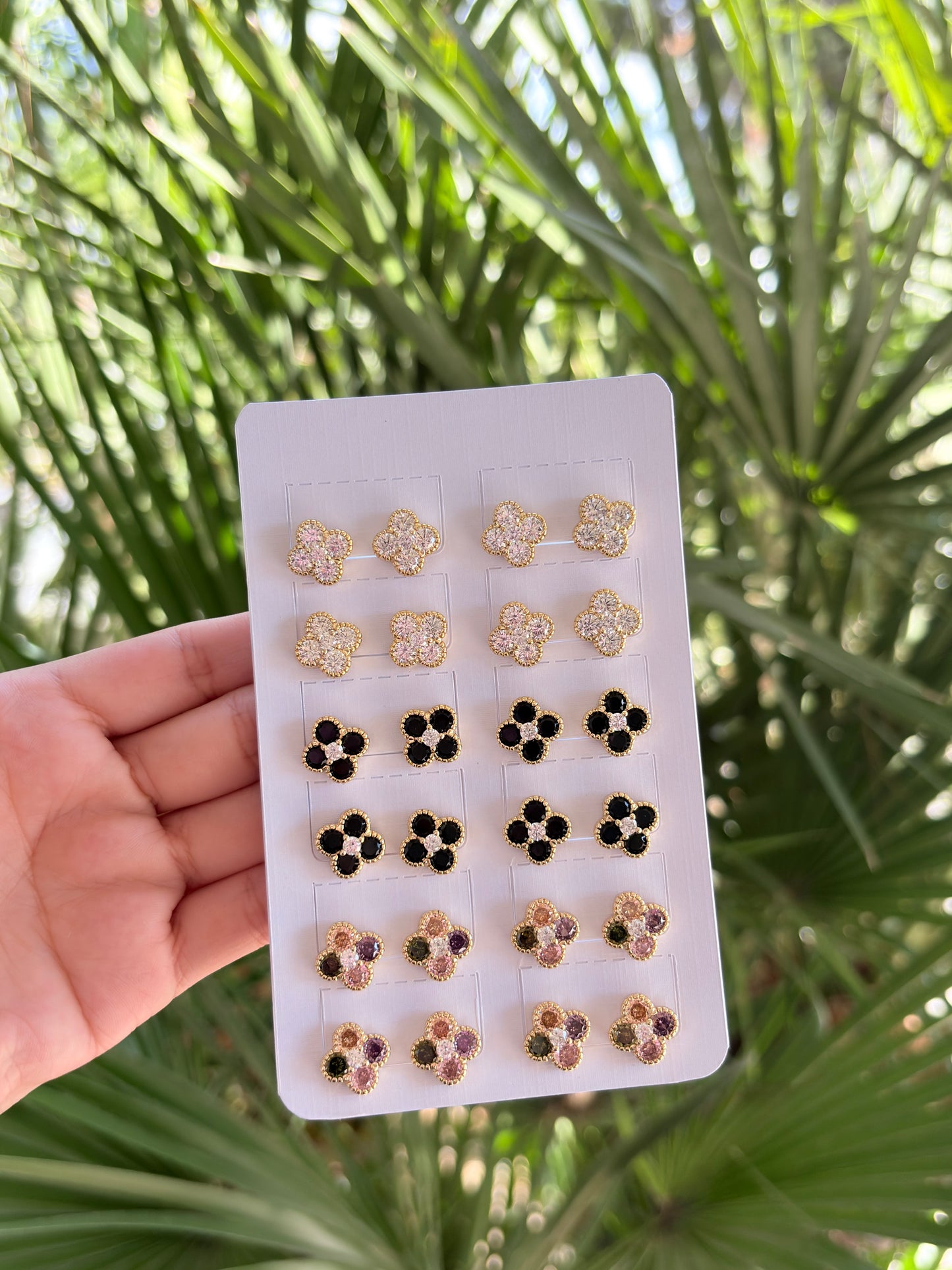 Stone trébol earring 12pcs