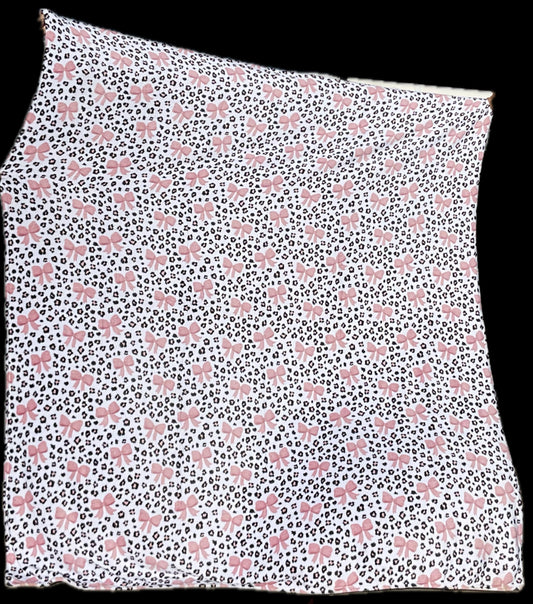 Pink bow blanket (Q)