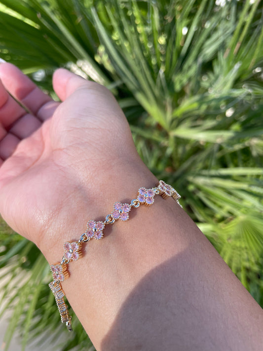 Pink trebol bracelet