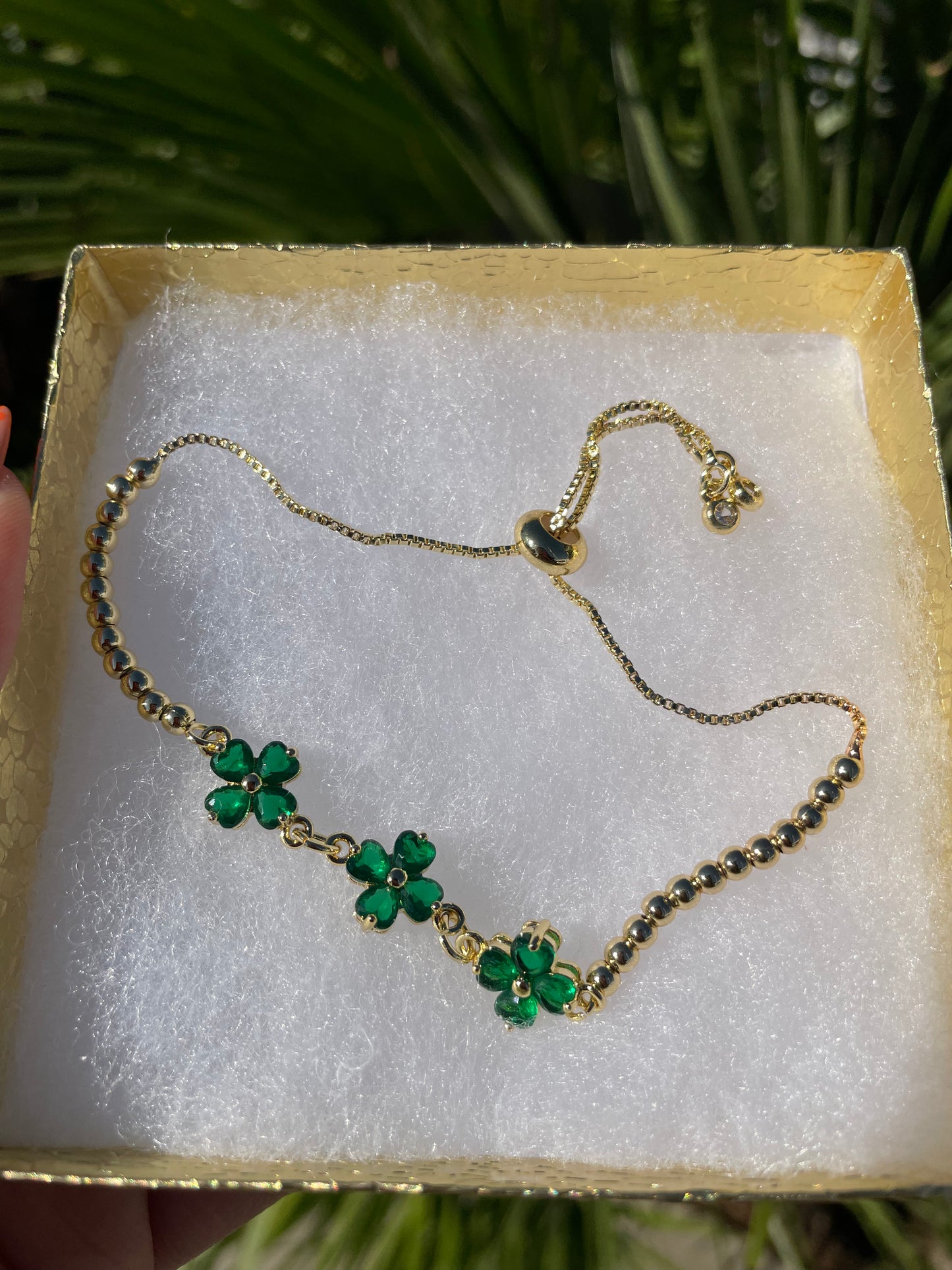 Flor verde pulsera