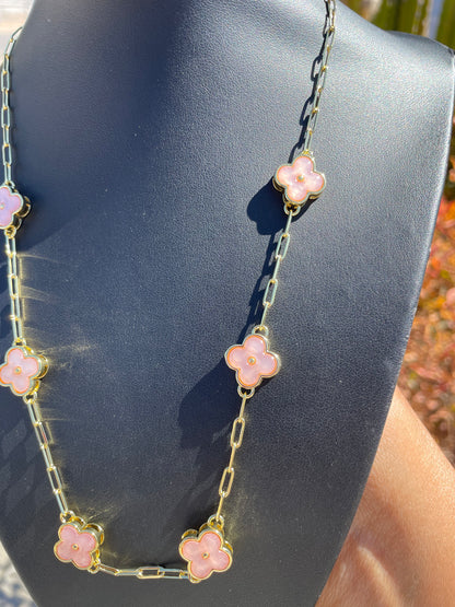 Pink trebol necklace