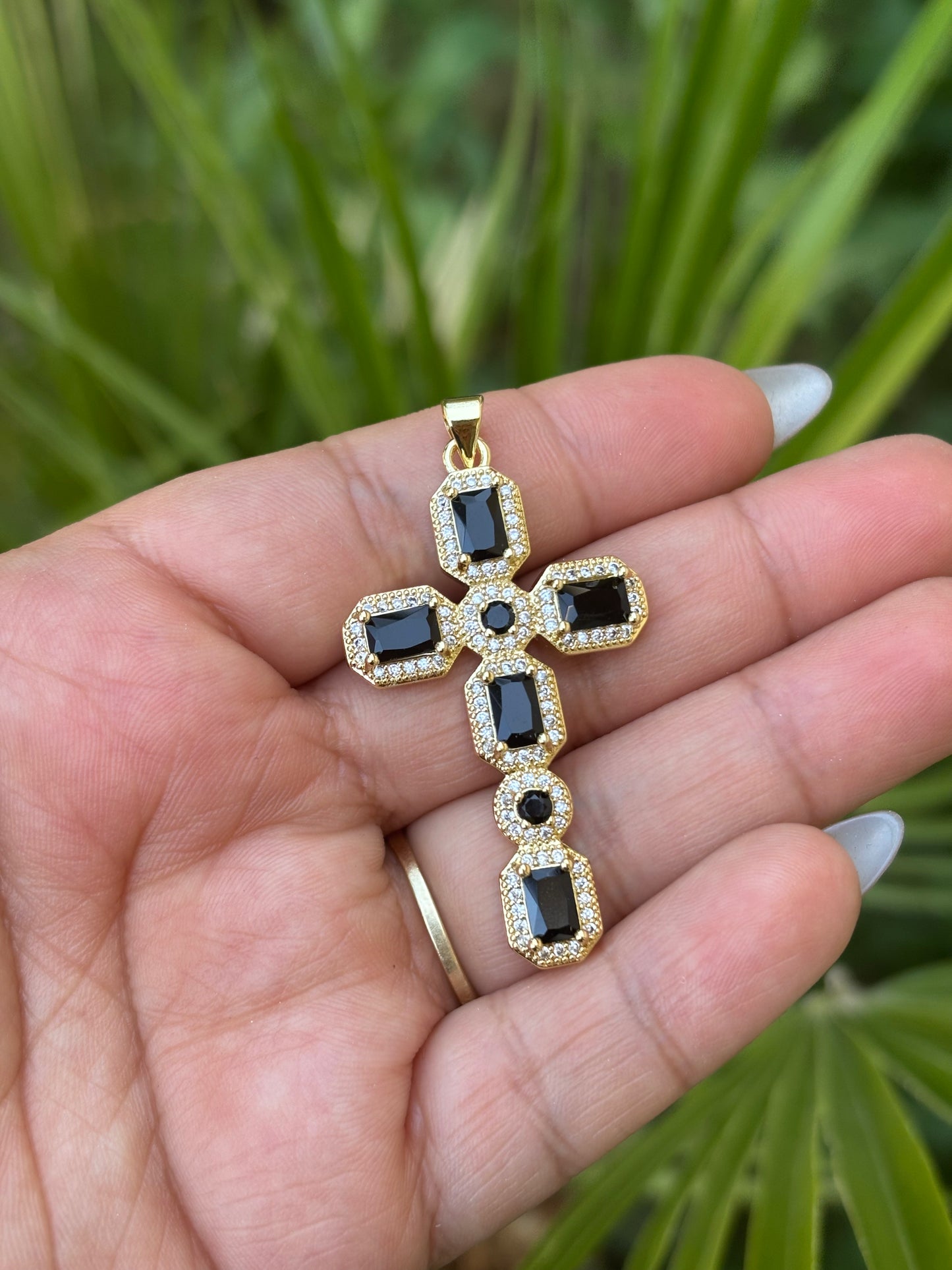Cruz Obsura Pendant
